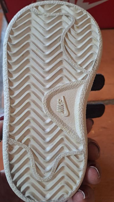 Tenis Nike Court Royale tamanho 19,5