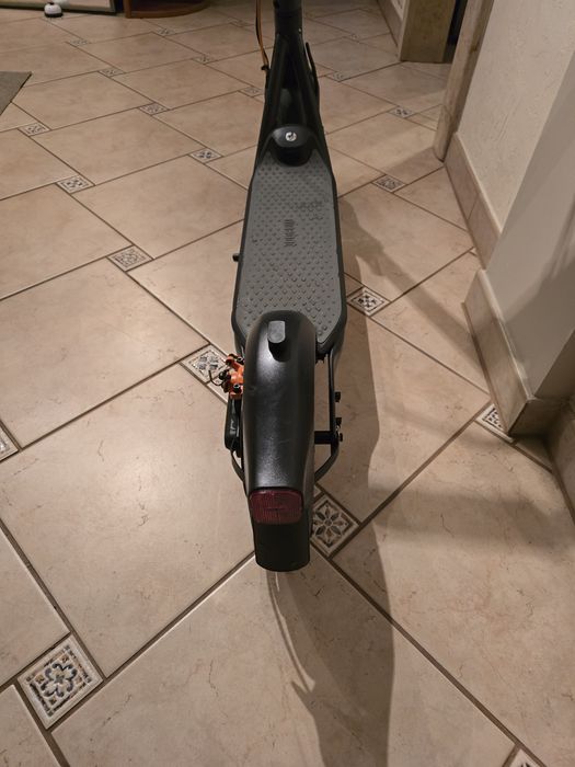 Hulajnoga elektryczna ninebot