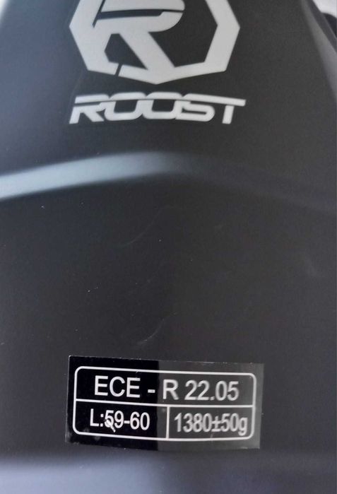 Capacete Off-Road marca Roost