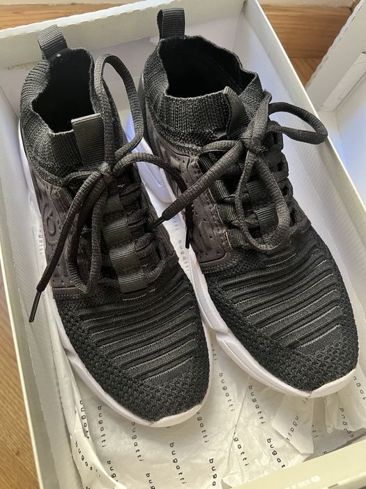 Кросівки жіночі Bugatti