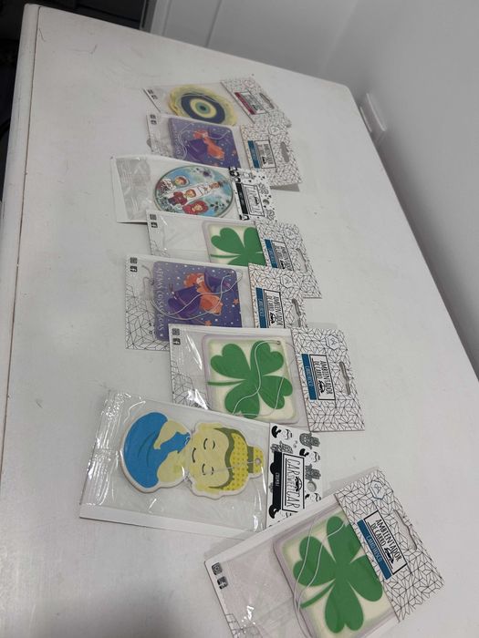 Lote 8 Ambientadores de Carro - 1,50€ cada ou 9€ lote - Novos