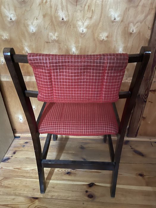 Krzesło drewniane PRL vintage retro antyk czerwone krzesła obrotowe