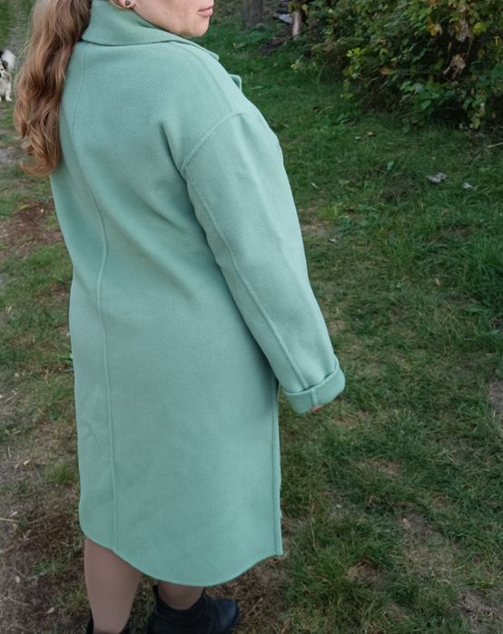 Красивое пальто мятного цвета