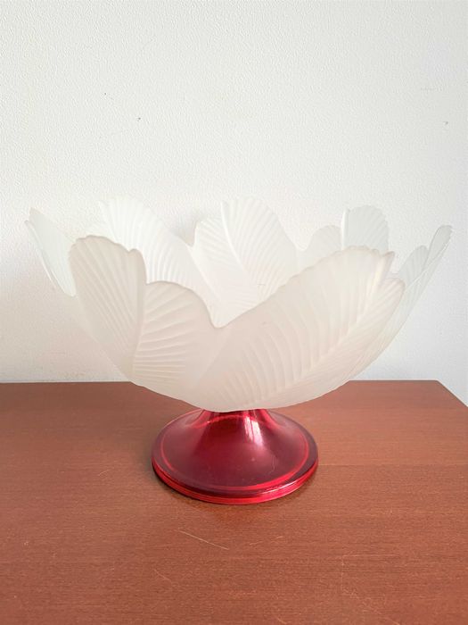 Fruteira em Vidro Branco com Folhas