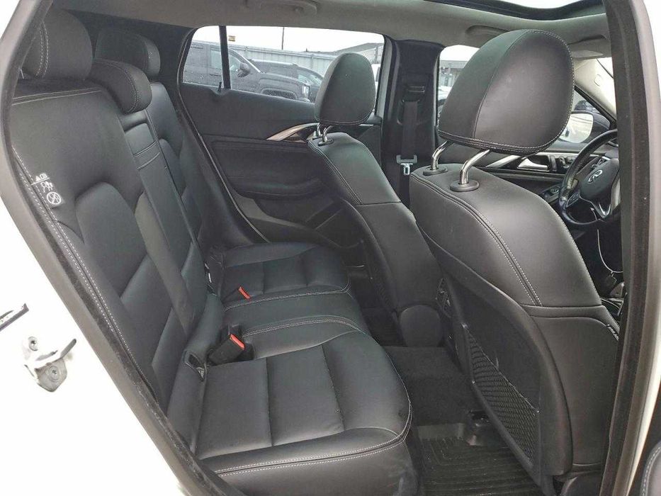 2017 Infiniti QX30 BASE