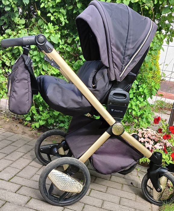 Wózek invictus 3 w 1 + isofix czarno-złoty