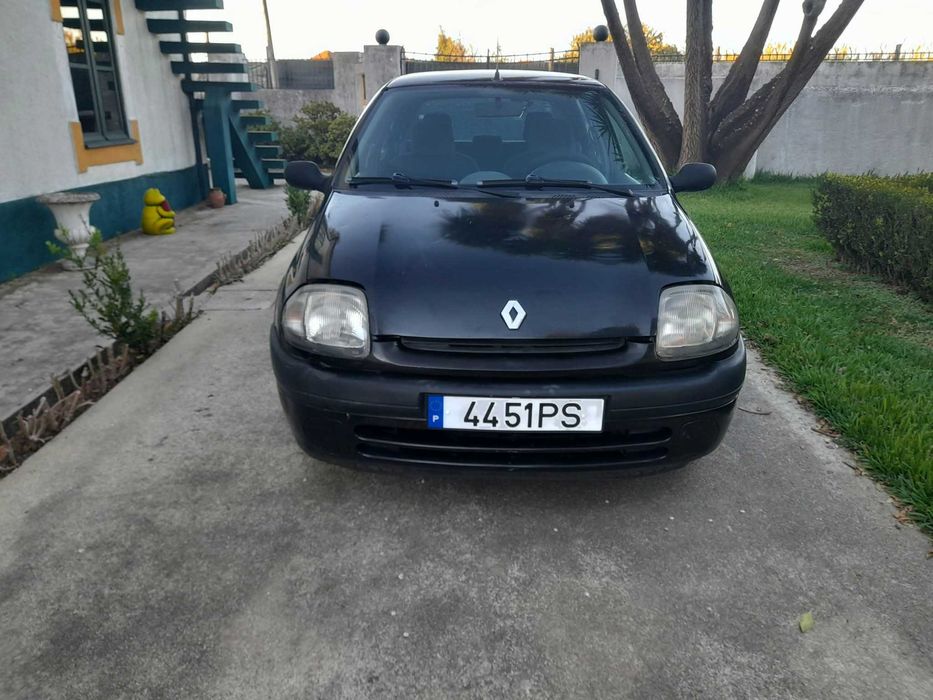 Renault Clio 1.2 com Direçao assistida  5lugares