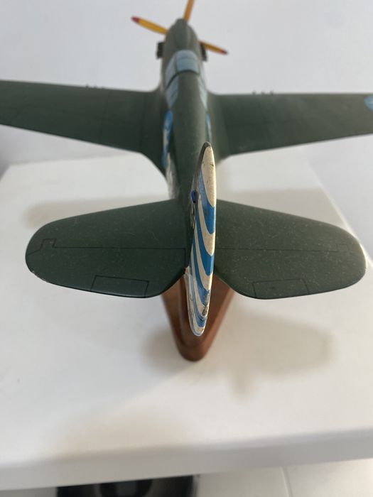 Avião bibliot em compósito
