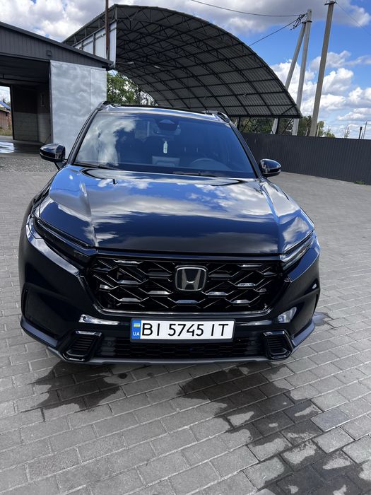 Honda CR-V Sport Hybrid AWD 2024 року  Продам Honda CR-V у комплектації Sport, з гібридною силовою установкою та повним приводом AWD.