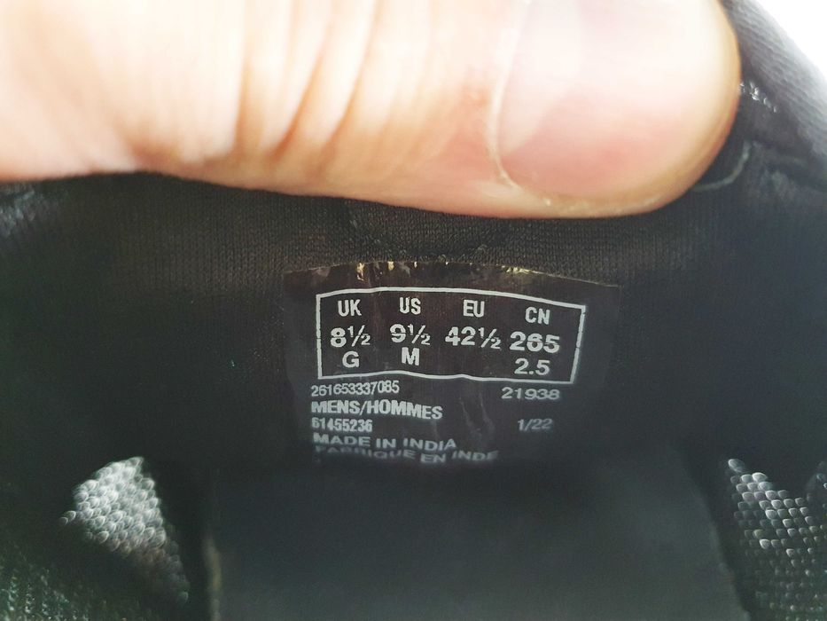 Clarks чоловічі кросівки на весну літо 42.5 28 см 8.5 UK