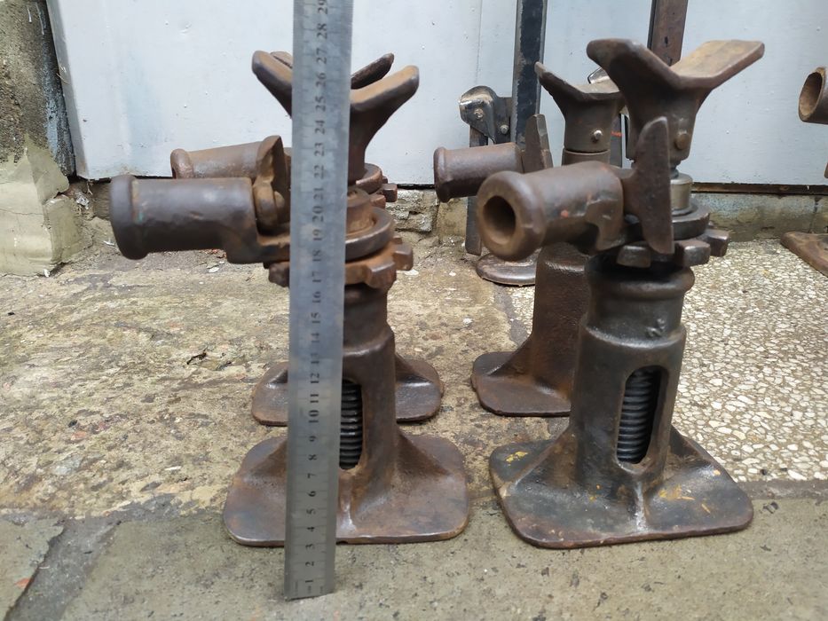 Домкрат Жигули УАЗ Волга ЗИЛ пр-во СССР 0.5 ТН 1 ТН 2 ТН 5 тн