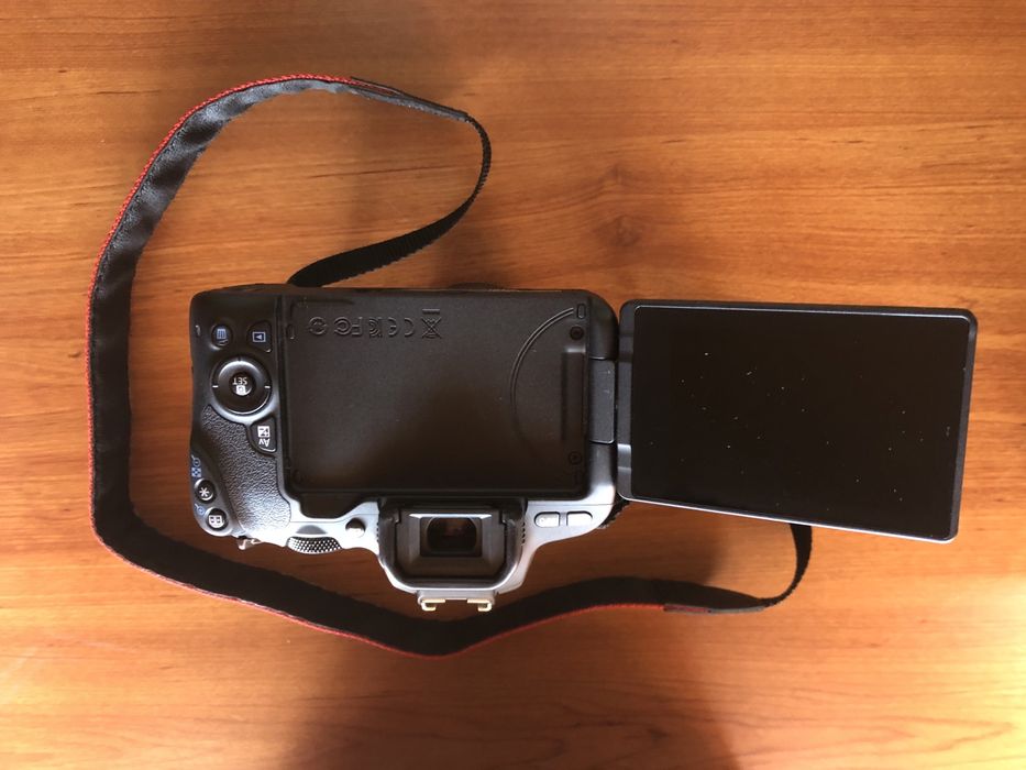 Câmera fotográfica Canon EOS 200D + bolsa