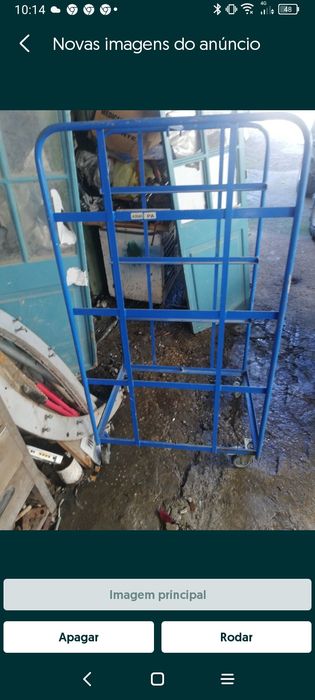 Grade ou prateleira azul