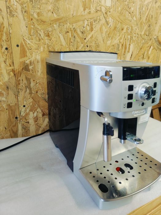 Ekspres DeLonghi Magnifica S ECAM 22.110 B