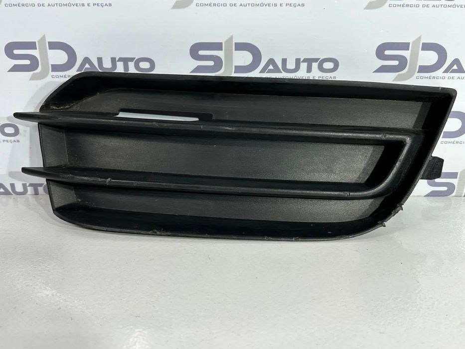 Grelha Farol Nevoeiro Direita - Audi A1 8X (2014)