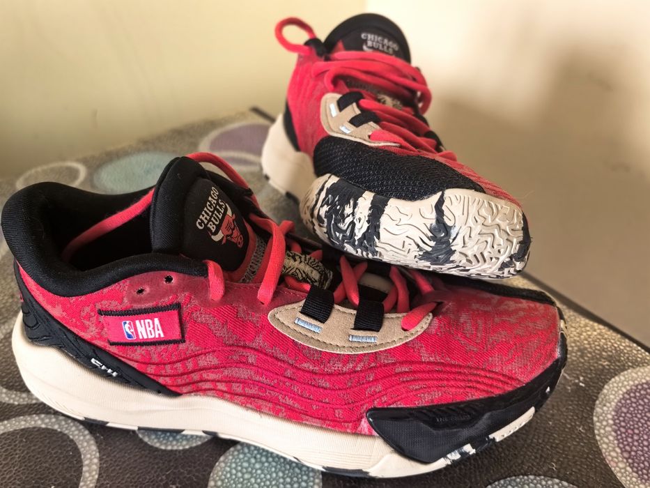 Sprzedam buty do koszykówki NBA Chicago – Decathlon