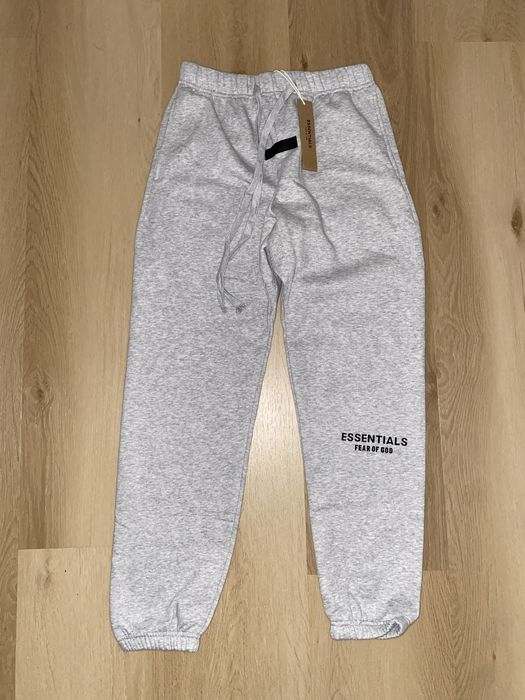 Szary dres essentials
