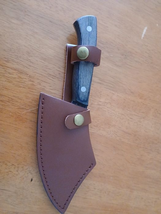 Faca de chef Zassenhaus Farmer de 14 cm. 
Lâmina