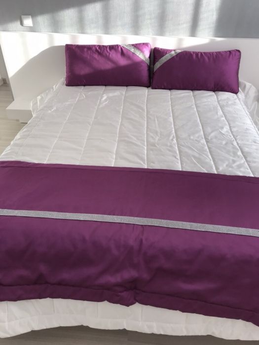 Colcha, Almofadas e Adereço Colcha