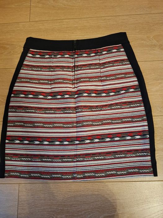 Komplet marynarka z spódnicą