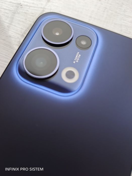 Oppo Reno 13 5G 12/256 идеал