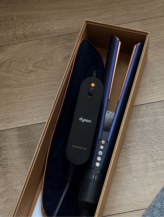 Dyson ayrstrait HT01