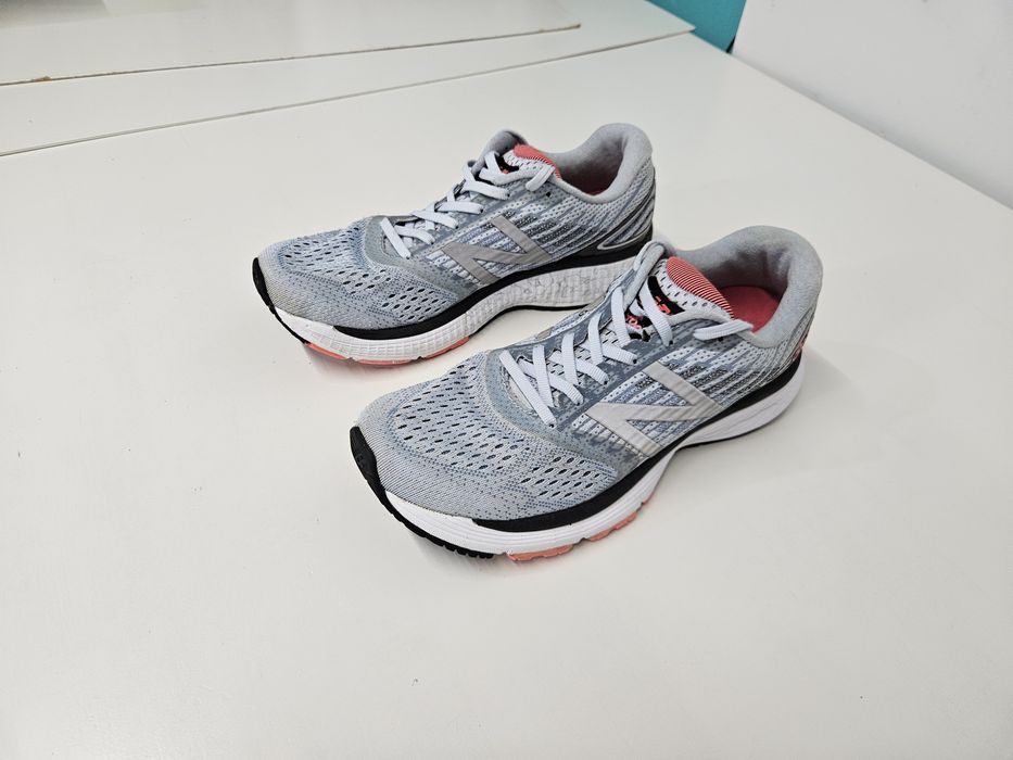 Sapatilha feminina New Balance 860 - 41