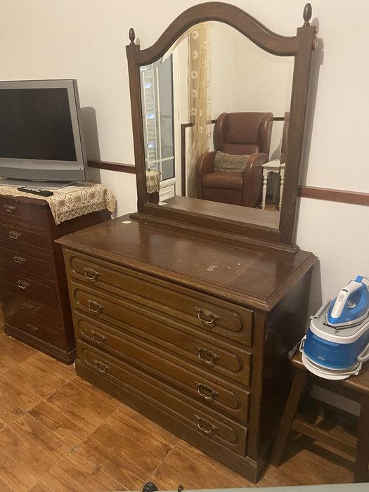 Cómoda com espelho