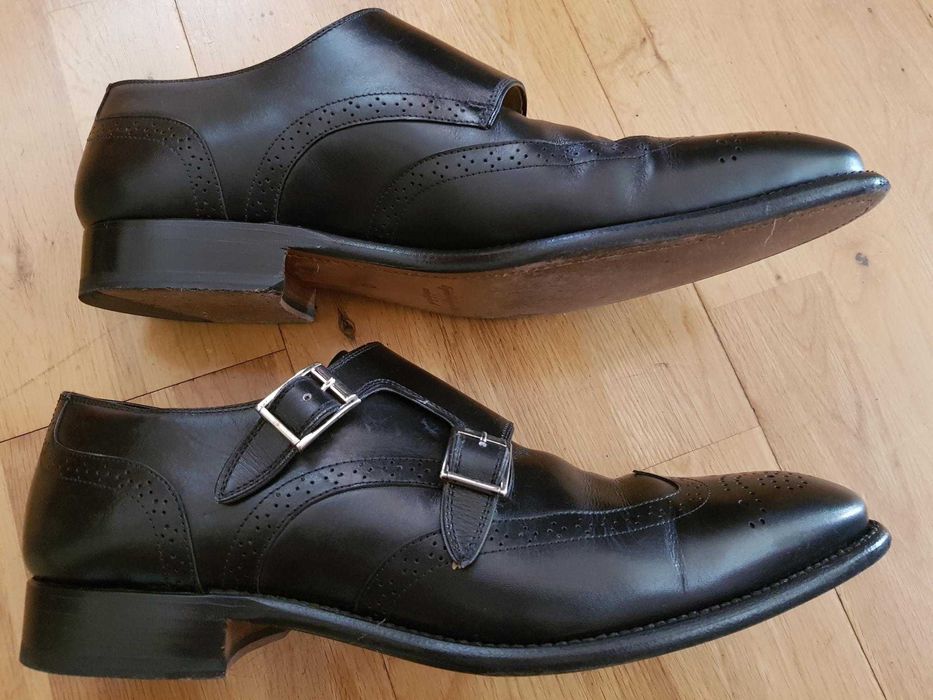 Sapatos com fivelas Made In tamanho 43