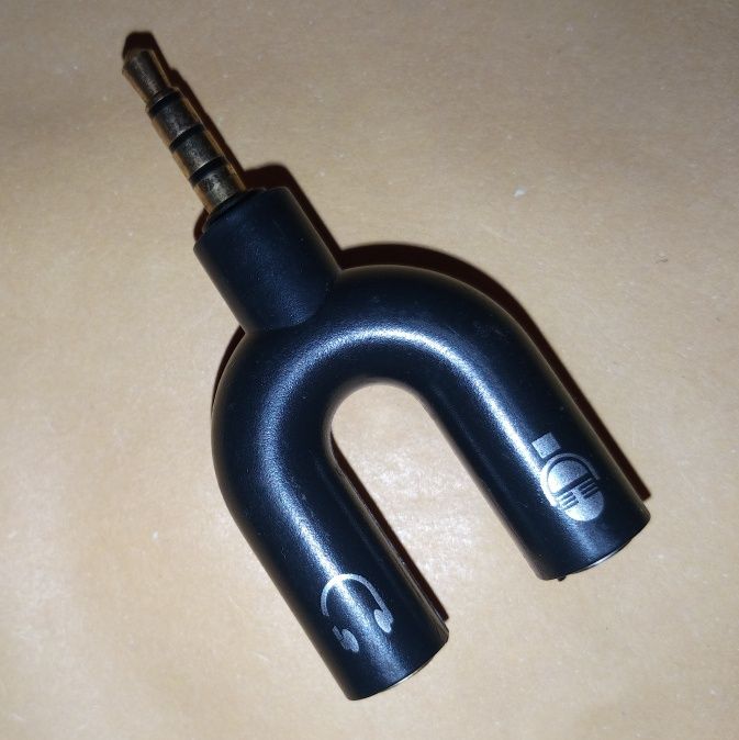 Аудіоадаптер 3.5 мм для навушників і мікрофона

Аудіоадаптер 2-в-1 з р