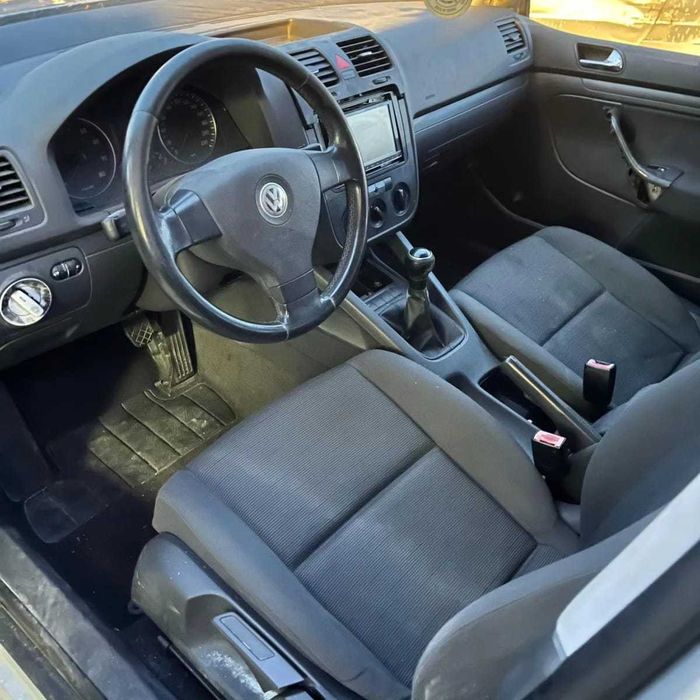 PARA PCÇAS VW Golf V 1.4FSi de 2004 com boa mecânica