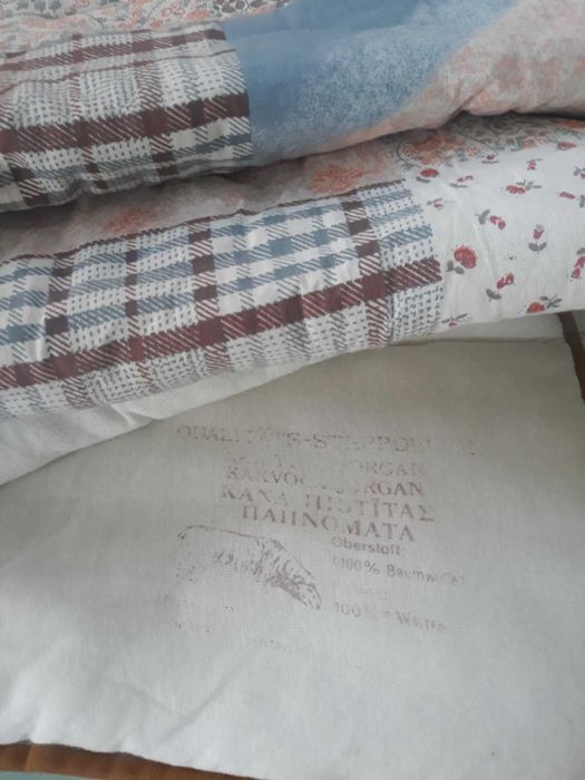 Тепла, м’яка та комфортна вовняна ковдра.