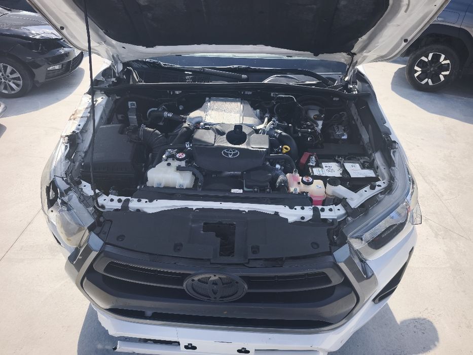 Toyota Hilux 5 lugares