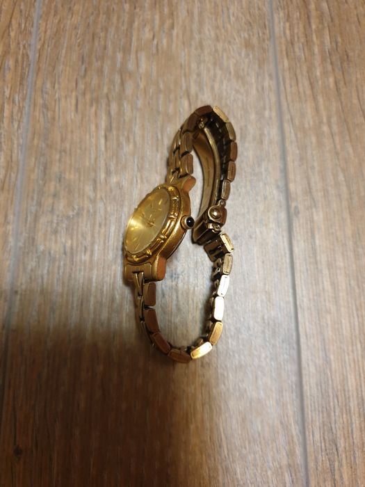 Часы SEIKO женские позолоченные.