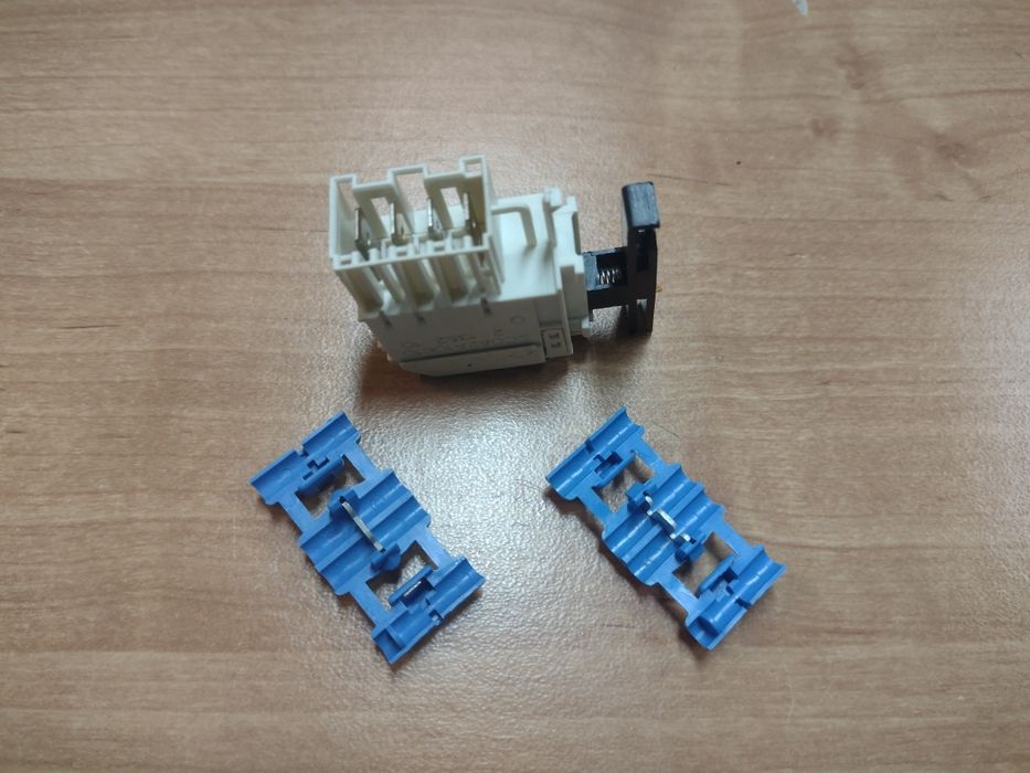 Wyłącznik sieciowy pralki WHIRPOOL INDESIT