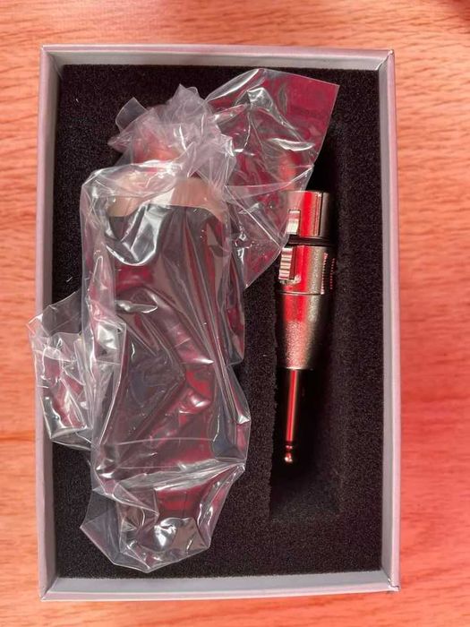 Wireless Microphone System429046081971834881
