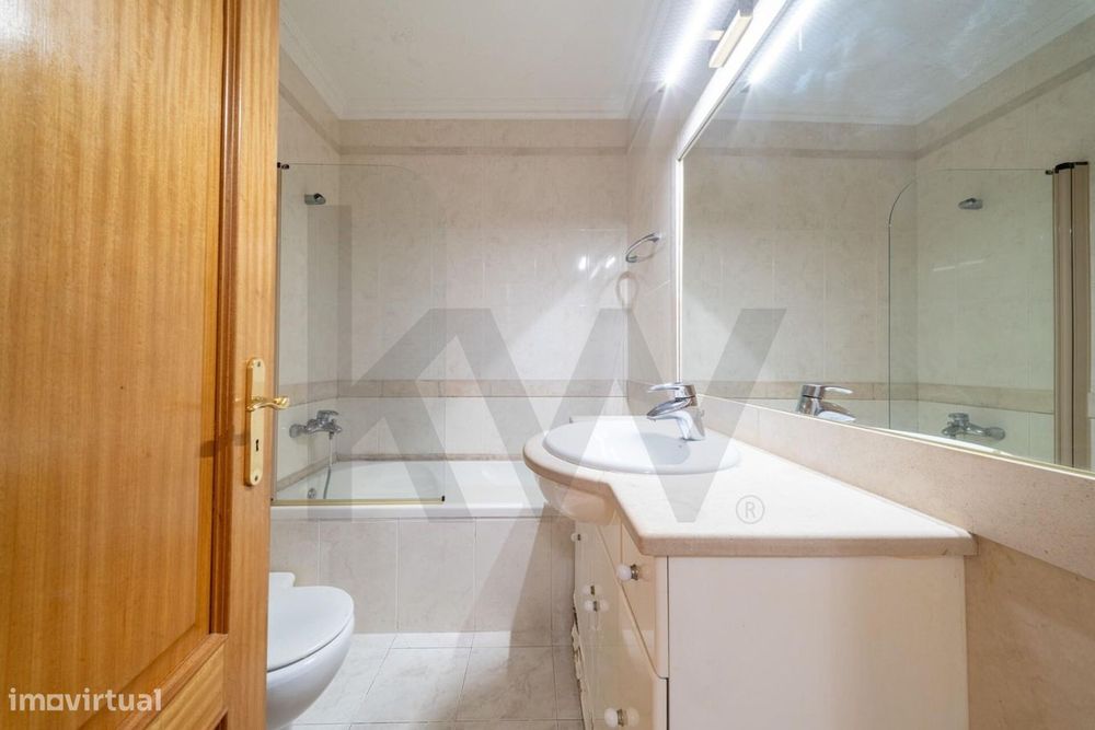 T3 - Perto Da Praia C/ Garagem | Oeiras