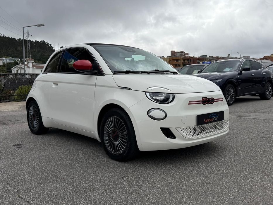 Fiat 500e C (RED) 2.0472452497965076485