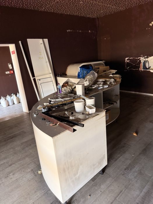 Moveis de madeira com pedra em silestone