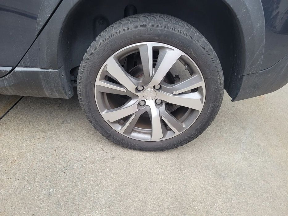 Peugeot 2008 2017 1.2 THP para peças