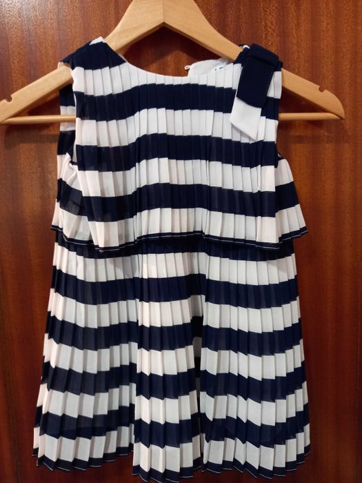 Vestidos para menina de 4 anos - Mayoral- Muito bom estado