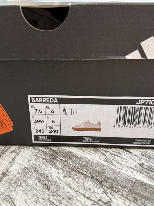 Кросівки Adidas рожеві barreda JP7105 37-38