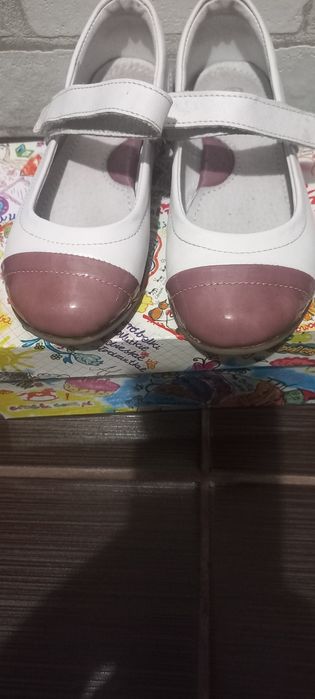 Продам дитячі туфельки