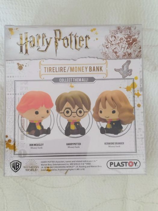 Harry Potter Hermione a  figura é da marca Plastoy, conhecida pelas su