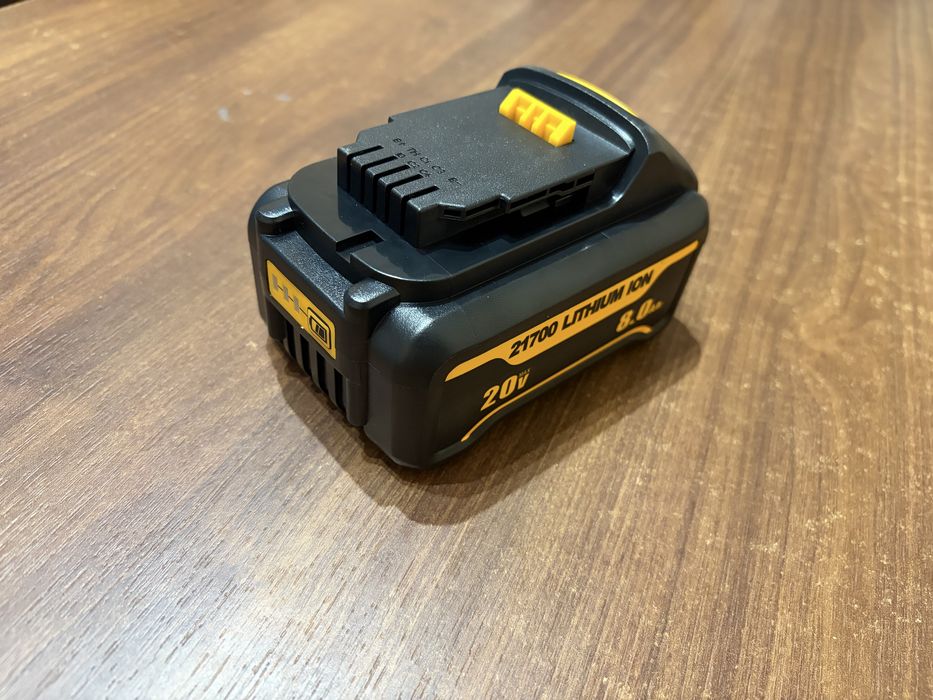 Dewalt  Akumulator 18v 8-10Ah  zamienik