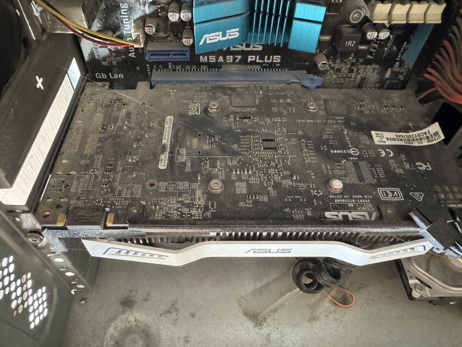 Компʼютер  NVIDIA GeForce GTX 950, AMD FX(tm) -4300 Quad-Core 3.80 GHz