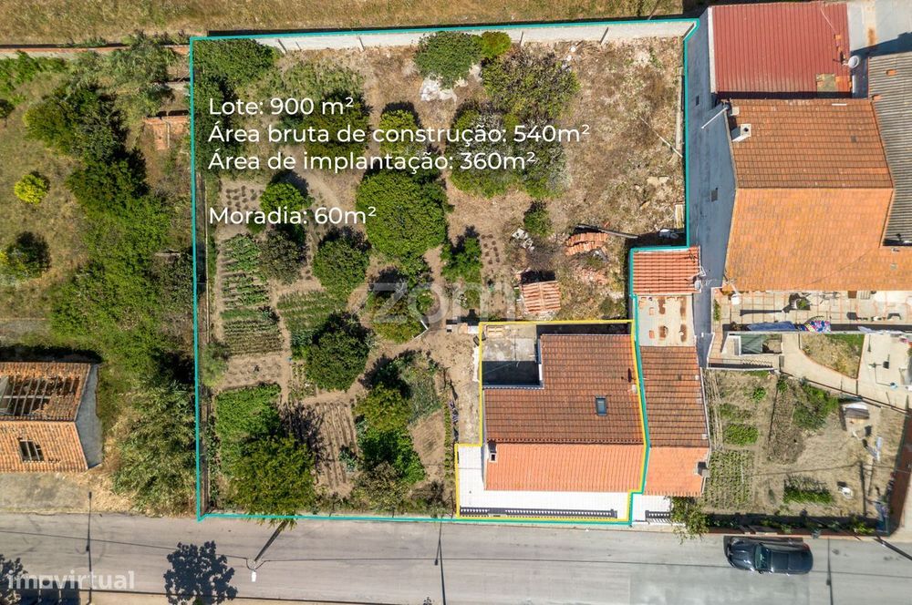 Lote de Terreno com 900m² em Longueira/Almograve