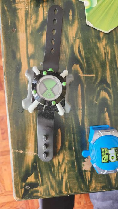 Jogo Ben10 com relógio Omnitrix – usado, sem caixa
