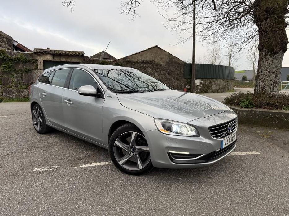 Volvo V60 D6 Plug-In-Hybrid AWD Geartronic Pure Limited