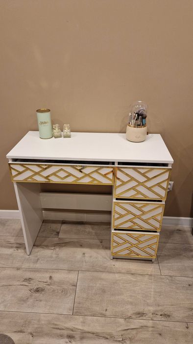 Toaletka/biurko z lustrzanym dekorem